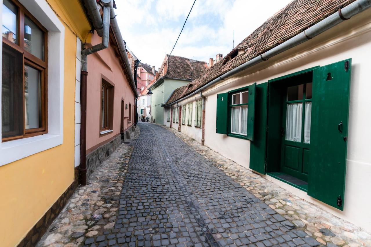 Charming Studio Ideal For Getaways Or Workations In Sibiu'S Medieval City Center المظهر الخارجي الصورة